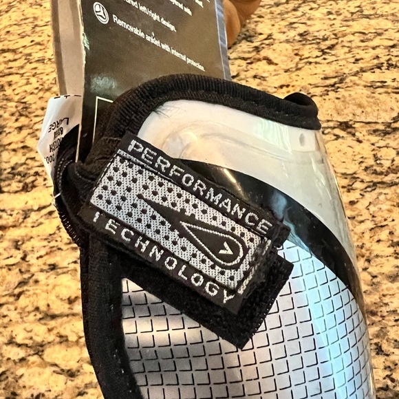 Mitre Protech Shinguards, size L - Picture 4 of 4